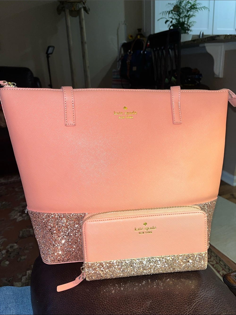 EUC Authentic Kate Spade Greta Court Glitter Accents Handbag with Wallet